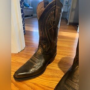 Brand New - worn once - Too large after one wear.